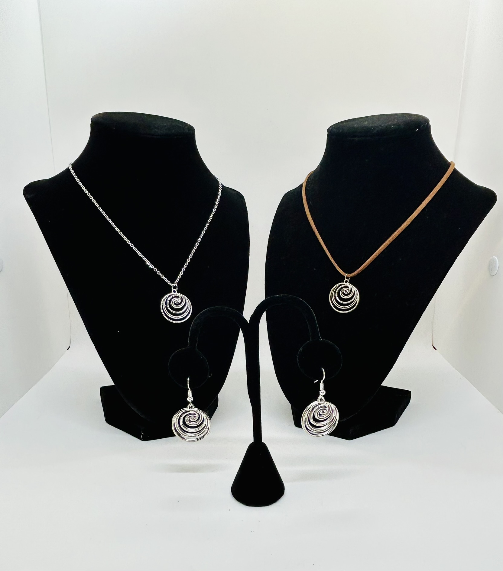 Making Waves Jewelry Whirlpool