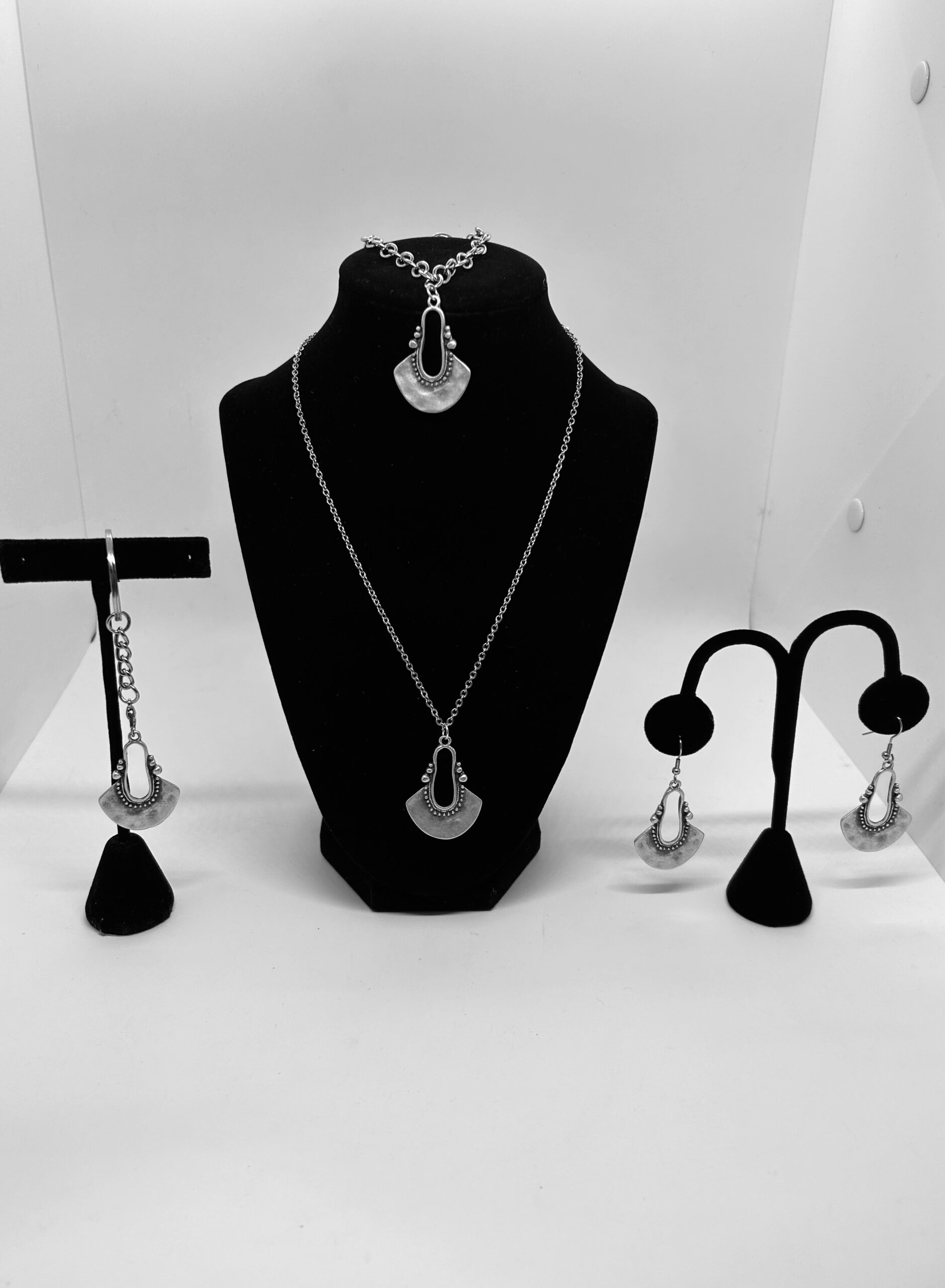 Making Waves Jewelry Fandango